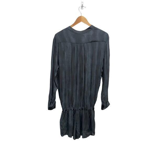 Indah Revolve Rayón Long Sleeve Romper Blue Sneake‎ Print Size Small - Picture 8 of 8